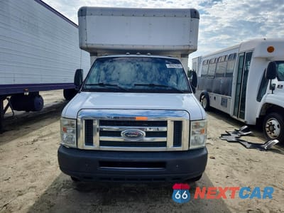 Piąte zdjęcie samochodu w środku: 2013 FORD E450 BOX TRUCK VIN:1FDXE4FS0DDB16924 - miniatura