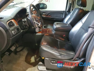 Zdjęcie 7 z 13 samochodu: 2009 CHEVROLET TAHOE C1500 LTZ VIN:1GNFC33059R276933 - miniatura