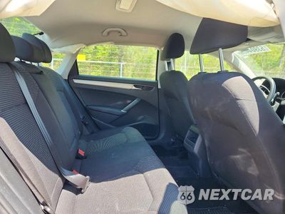 Zdjęcie 10 z 12 samochodu: 2017 VOLKSWAGEN PASSAT S VIN:1VWAT7A3XHC020373 - miniatura