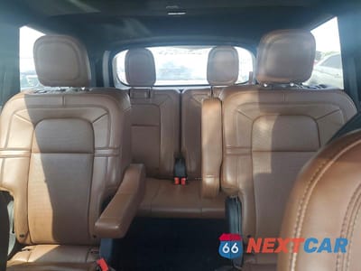 Zdjęcie 10 z 13 samochodu: 2020 LINCOLN AVIATOR RESERVE VIN:5LM5J7XC1LGL22856 - miniatura