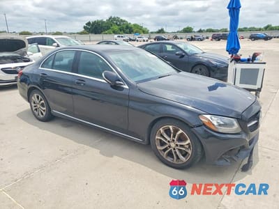 Czwarte zdjęcie samochodu z boku: 2015 MERCEDES-BENZ C 300 VIN:55SWF4JB6FU079943 - miniatura