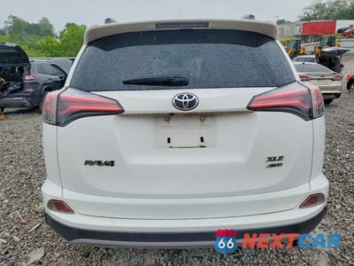 Zdjęcie 6 z 13 samochodu: 2018 TOYOTA RAV4 XLE VIN:JTMRFREV8JJ244845 - miniatura