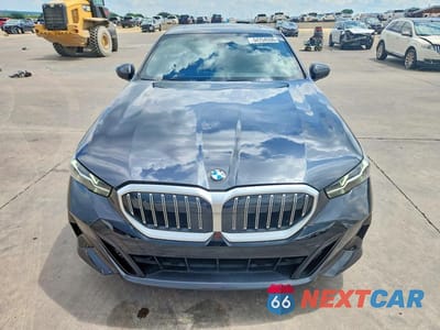 Piąte zdjęcie samochodu w środku: 2025 BMW 530 I VIN:WBA43FJ03SCU14981 - miniatura