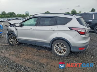 Drugie zdjęcie samochodu z przodu: 2017 FORD ESCAPE SE VIN:1FMCU0G95HUA25658 - miniatura