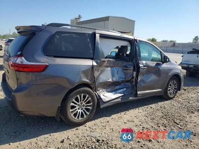 Trzecie zdjęcie samochodu z tyłu: 2019 TOYOTA SIENNA XLE 8-PASSENGER VIN:5TDYZ3DC0KS979985 - miniatura