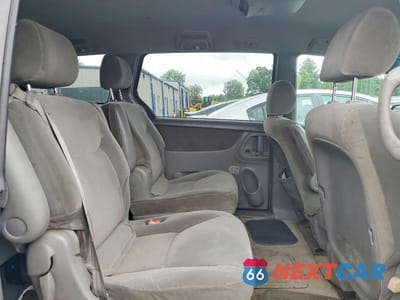 Zdjęcie 11 z 13 samochodu: 2004 TOYOTA SIENNA LE 7 PASSENGER VIN:5TDZA23C14S095550 - miniatura