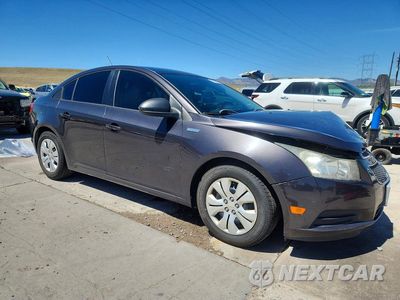 Czwarte zdjęcie samochodu z boku: 2014 CHEVROLET CRUZE LS VIN:1G1PA5SH7E7329569 - miniatura
