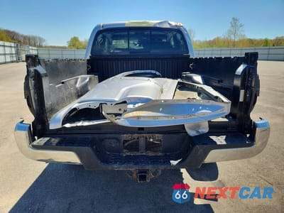 Zdjęcie 6 z 13 samochodu: 2019 TOYOTA TACOMA SR5 V6 VIN:3TMCZ5AN4KM224012 - miniatura