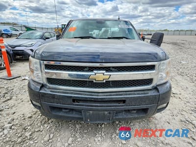 Piąte zdjęcie samochodu w środku: 2010 CHEVROLET SILVERADO K1500 LTZ VIN:1GCSKTE39AZ149494 - miniatura