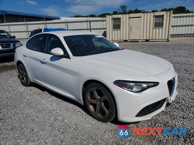 Czwarte zdjęcie samochodu z boku: 2017 ALFA ROMEO GIULIA TI Q4 VIN:ZARFAEEN9H7560780 - miniatura