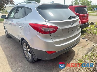 Trzecie zdjęcie samochodu z tyłu: 2015 HYUNDAI TUCSON SE VIN:KM8JUCAG3FU084155 - miniatura
