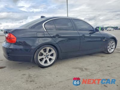 Trzecie zdjęcie samochodu z tyłu: 2006 BMW 330 I VIN:WBAVB33516KR76825 - miniatura