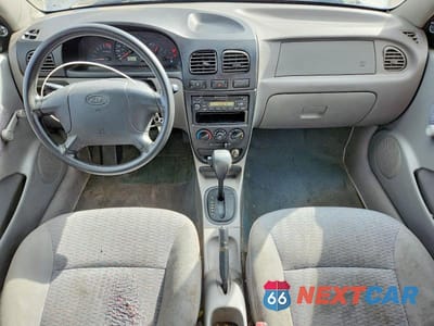 Zdjęcie 8 z 12 samochodu: 2002 KIA RIO BASE VIN:KNADC123X26198833 - miniatura