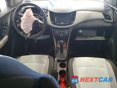 Zdjęcie 8 z 14 samochodu: 2017 CHEVROLET TRAX LS VIN:3GNCJKSB3HL249757 - miniatura