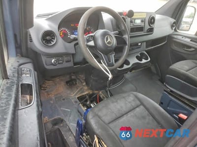 Zdjęcie 8 z 13 samochodu: 2019 MERCEDES-BENZ SPRINTER 2500 VIN:WD4PF1CD1KP116020 - miniatura