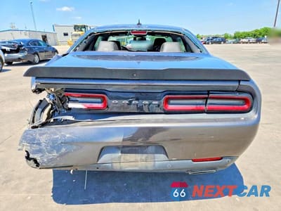 Zdjęcie 6 z 12 samochodu: 2017 DODGE CHALLENGER SXT VIN:2C3CDZAG6HH651517 - miniatura