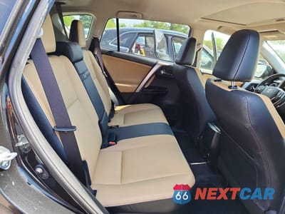 Zdjęcie 10 z 13 samochodu: 2018 TOYOTA RAV4 HV LIMITED VIN:JTMDJREVXJD228248 - miniatura