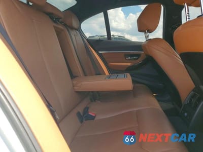Zdjęcie 10 z 13 samochodu: 2017 BMW 330 XI VIN:WBA8D9G3XHNU66025 - miniatura