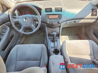 Zdjęcie 8 z 12 samochodu: 2004 HONDA ACCORD LX VIN:1HGCM56354A162076 - miniatura