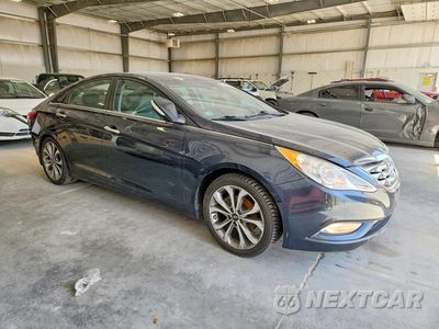 Czwarte zdjęcie samochodu z boku: 2013 HYUNDAI SONATA LIMITED 2.0T VIN:5NPEC4ABXDH685413 - miniatura