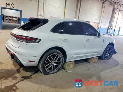 Trzecie zdjęcie samochodu z tyłu: 2022 PORSCHE MACAN VIN:WP1AA2A54NLB08343 - miniatura