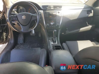 Zdjęcie 8 z 12 samochodu: 2010 SUZUKI KIZASHI SLS VIN:JS2RF9A71A6100148 - miniatura