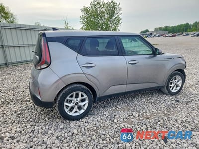 Trzecie zdjęcie samochodu z tyłu: 2025 KIA SOUL LX VIN:KNDJ23AU3S7946055 - miniatura