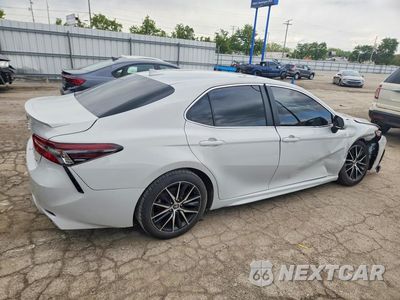 Trzecie zdjęcie samochodu z tyłu: 2024 TOYOTA CAMRY SE VIN:4T1G11AK5RU206045 - miniatura