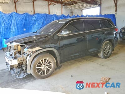 2018 TOYOTA HIGHLANDER XLE 5TDJZRFH0JS893863 - główne zdjęcie licytacji z USA - miniatura