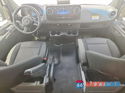 Zdjęcie 8 z 13 samochodu: 2025 MERCEDES-BENZ SPRINTER 2500 VIN:W1Z4KGHY1ST205821 - miniatura