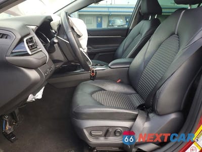 Zdjęcie 7 z 12 samochodu: 2018 TOYOTA CAMRY SE VIN:4T1B11HK9JU559828 - miniatura