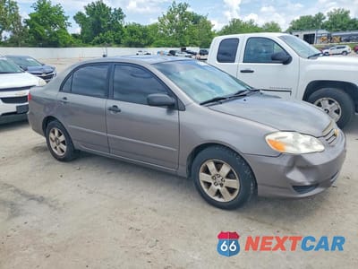 Czwarte zdjęcie samochodu z boku: 2004 TOYOTA COROLLA LE VIN:1NXBR38EX4Z236231 - miniatura