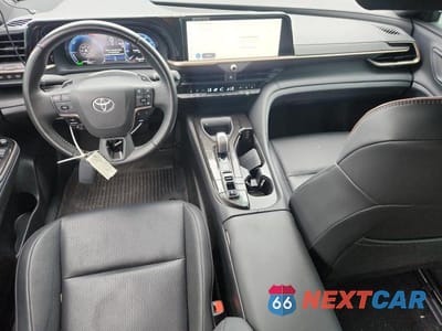 Zdjęcie 8 z 13 samochodu: 2025 TOYOTA CROWN SIGNIA XLE VIN:JTDACAAJ3S3019068 - miniatura