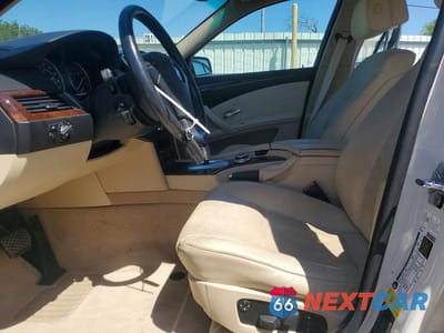 Zdjęcie 7 z 12 samochodu: 2008 BMW 528 I VIN:WBANU53538C112815 - miniatura
