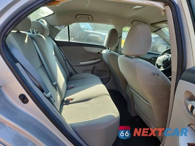 Zdjęcie 10 z 12 samochodu: 2013 TOYOTA COROLLA LE VIN:2T1BU4EE2DC117728 - miniatura