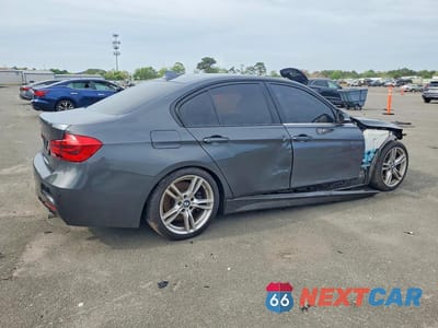 Trzecie zdjęcie samochodu z tyłu: 2017 BMW 340 XI VIN:WBA8B7G52HNU37467 - miniatura