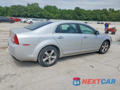 Trzecie zdjęcie samochodu z tyłu: 2012 CHEVROLET MALIBU 1LT VIN:1G1ZC5E00CF148261 - miniatura