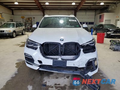 Piąte zdjęcie samochodu w środku: 2021 BMW X5 XDRIVE40I VIN:5UXCR6C02M9F33066 - miniatura