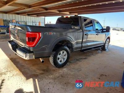 Trzecie zdjęcie samochodu z tyłu: 2022 FORD F150 SUPERCREW VIN:1FTFW1E51NKE65546 - miniatura