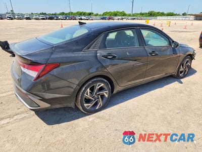 Trzecie zdjęcie samochodu z tyłu: 2025 HYUNDAI ELANTRA SEL SPORT VIN:KMHLM4DG5SU963693 - miniatura