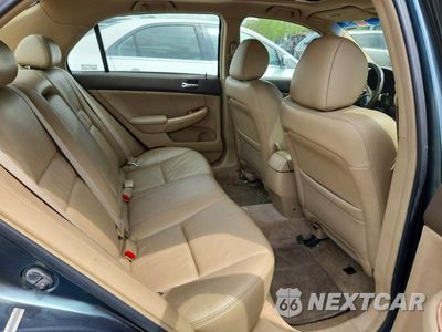 Zdjęcie 10 z 13 samochodu: 2004 HONDA ACCORD EX VIN:JHMCM56864C013821 - miniatura