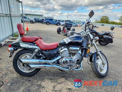 1998 HONDA VF750 C JH2RC4306WM400946 - główne zdjęcie licytacji z USA - miniatura