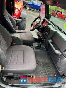 Piąte zdjęcie samochodu w środku: 2001 JEEP WRANGLER / TJ SE VIN:1J4FA29P01P324149 - miniatura