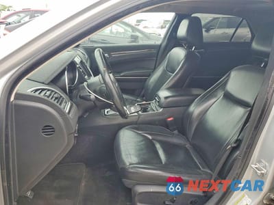 Zdjęcie 7 z 12 samochodu: 2019 CHRYSLER 300 TOURING VIN:2C3CCAAG1KH648021 - miniatura