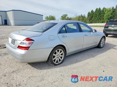 Trzecie zdjęcie samochodu z tyłu: 2007 MERCEDES-BENZ S 550 VIN:WDDNG71XX7A060576 - miniatura