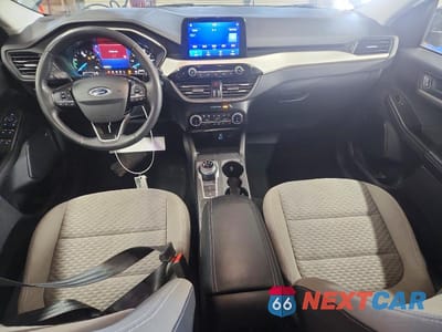 Zdjęcie 8 z 14 samochodu: 2022 FORD ESCAPE SE VIN:1FMCU9BZXNUA49588 - miniatura