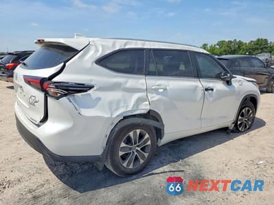 Trzecie zdjęcie samochodu z tyłu: 2024 TOYOTA HIGHLANDER LE VIN:5TDKDRBH5RS547361 - miniatura