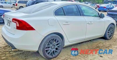Trzecie zdjęcie samochodu z tyłu: 2013 VOLVO S60 T5 VIN:YV1612FS1D1226585 - miniatura
