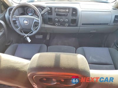 Zdjęcie 8 z 12 samochodu: 2010 CHEVROLET SILVERADO C1500 LS VIN:1GCSCREA1AZ263911 - miniatura