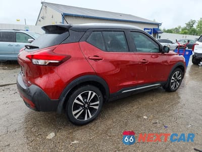 Trzecie zdjęcie samochodu z tyłu: 2019 NISSAN KICKS SR VIN:3N1CP5CU4KL569799 - miniatura